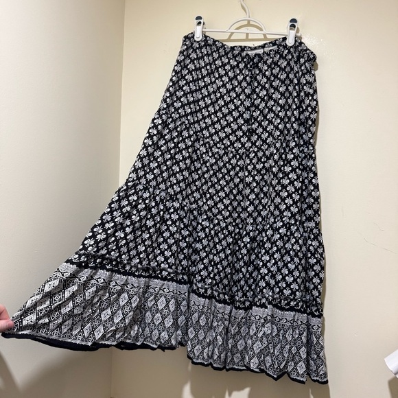 Women’s White Stag Boho Vintage Hippie Black and White Patterned Maxi Skirt 8/10 - Picture 5 of 16